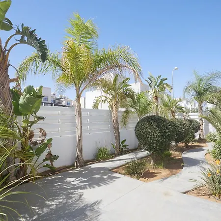 In Mit Geraeumigem Garten Holiday home Paralimni